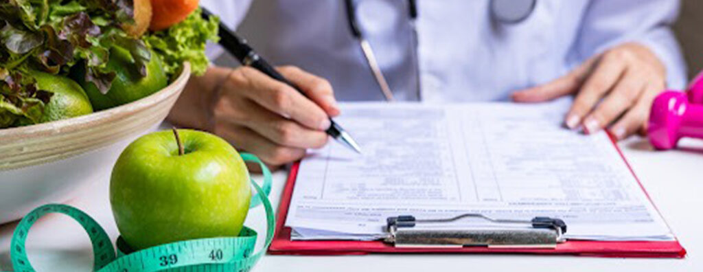 مهاجرت با رشته تغذیه و رژیم‌درمانی: مسیر تحصیلی و کاری